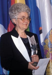 Chiara receives the 1996 UNESCO Prize for Peace Education